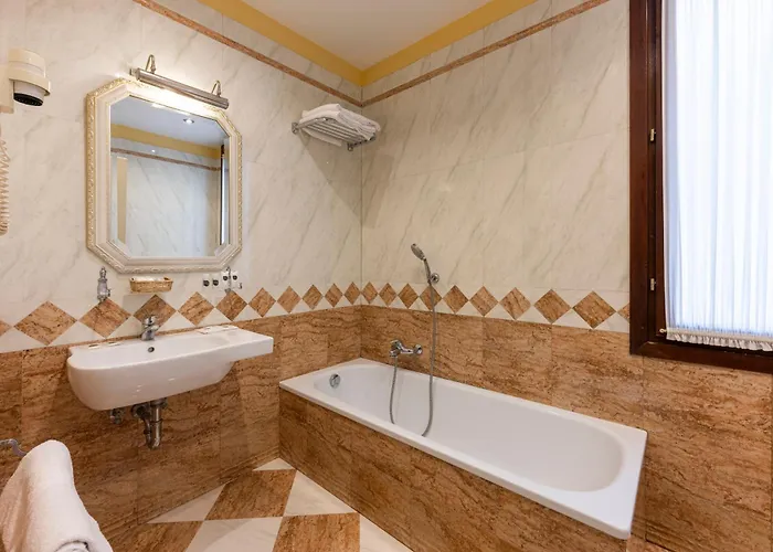 Ca' Dogaressa Hotel 3*