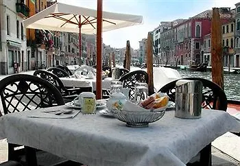 Ca' Dogaressa Hotel 3*