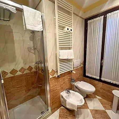Ca' Dogaressa 3* ונציה
