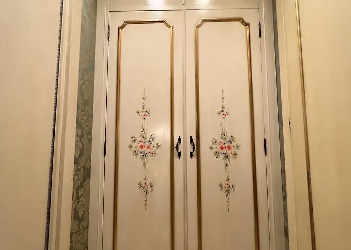 卡杜加莱萨酒店 3*